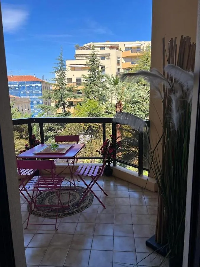 Grand H -F2, Face Vieux- Nice, Terrasse, Ascenseur, Climatisation, Terrace - Nice City Center Apartment