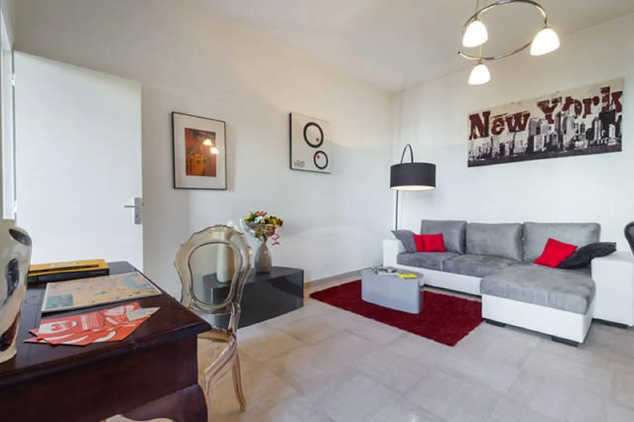 Grand H -F2, Face Vieux- Nice, Terrasse, Ascenseur, Climatisation, Terrace - Nice City Center Apartment