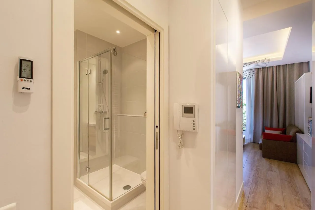 Apartment Grand H -F2, Face Vieux- Nice, Terrasse, Ascenseur, Climatisation, Terrace - Nice City Center