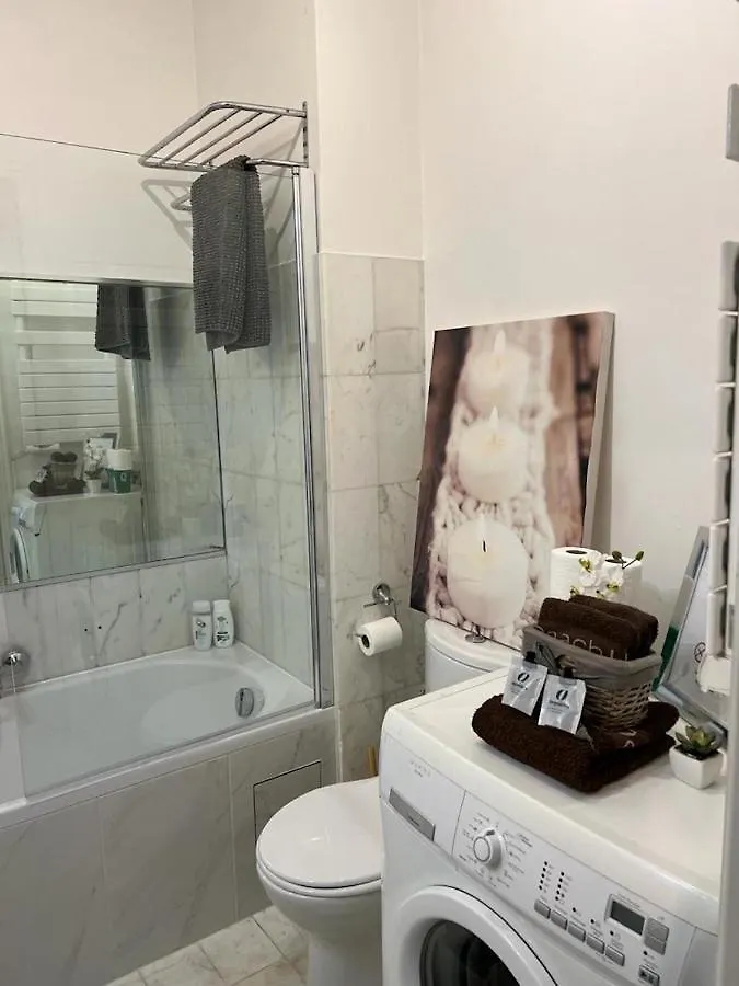 Apartment Grand H -F2, Face Vieux- Nice, Terrasse, Ascenseur, Climatisation, Terrace - Nice City Center