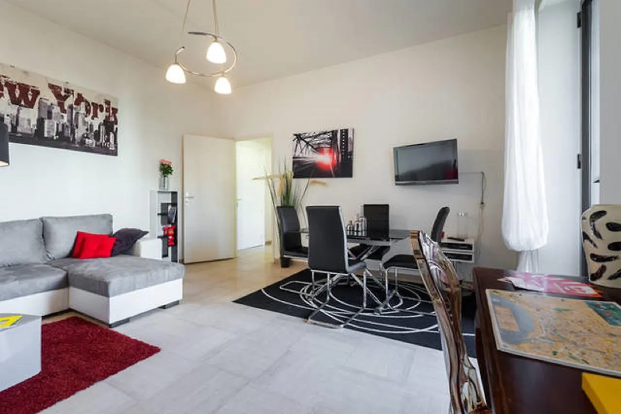 Apartment Grand H -F2, Face Vieux- Nice, Terrasse, Ascenseur, Climatisation, Terrace - Nice City Center