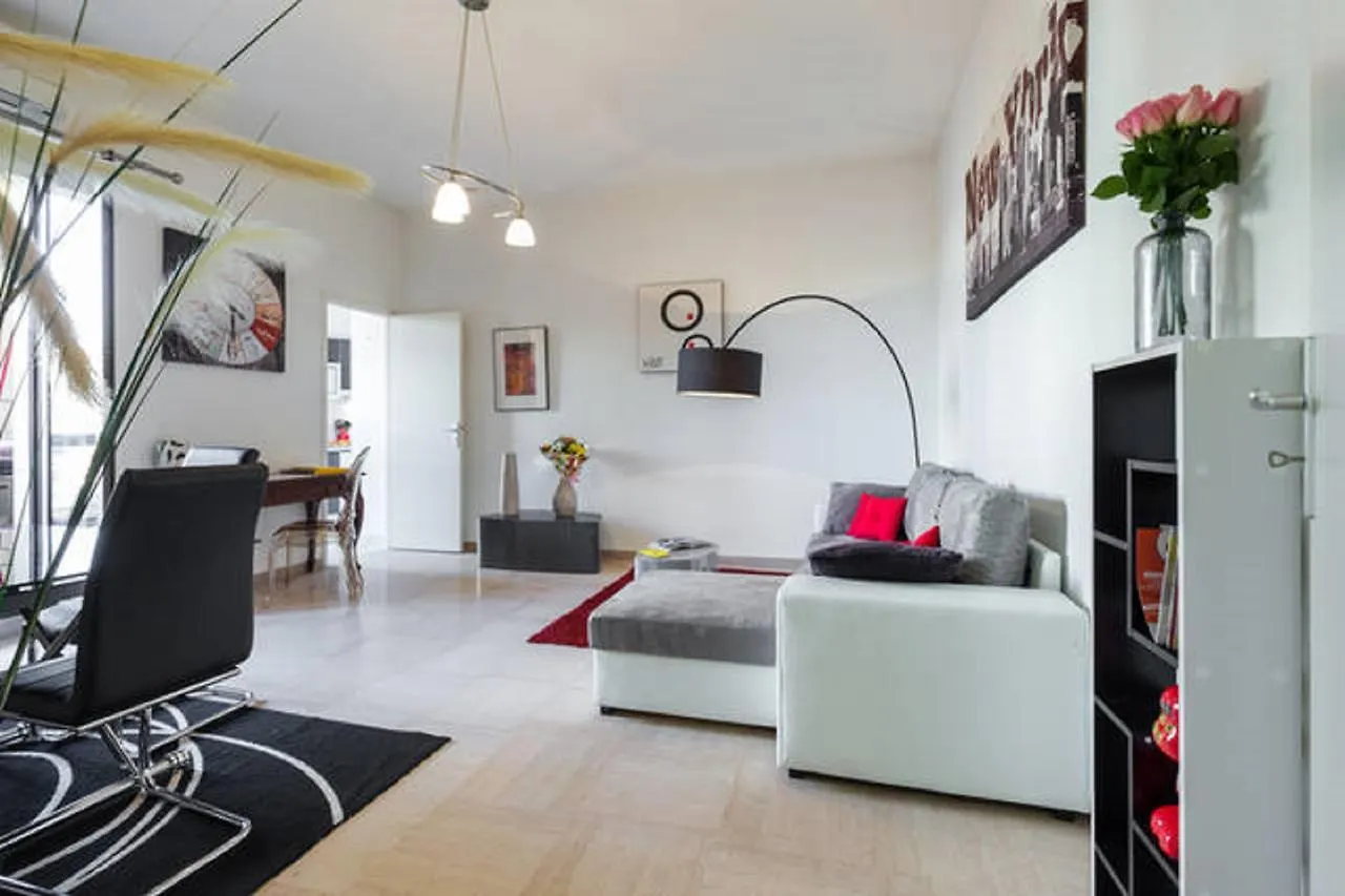 Grand H -F2, Face Vieux- Nice, Terrasse, Ascenseur, Climatisation, Terrace - Nice City Center 0*,